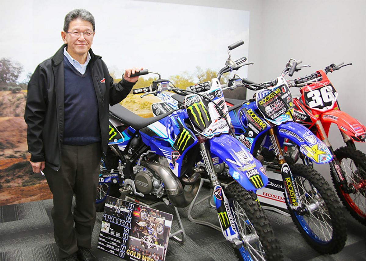 諸橋社長とダートフリーク社のオフロードバイク