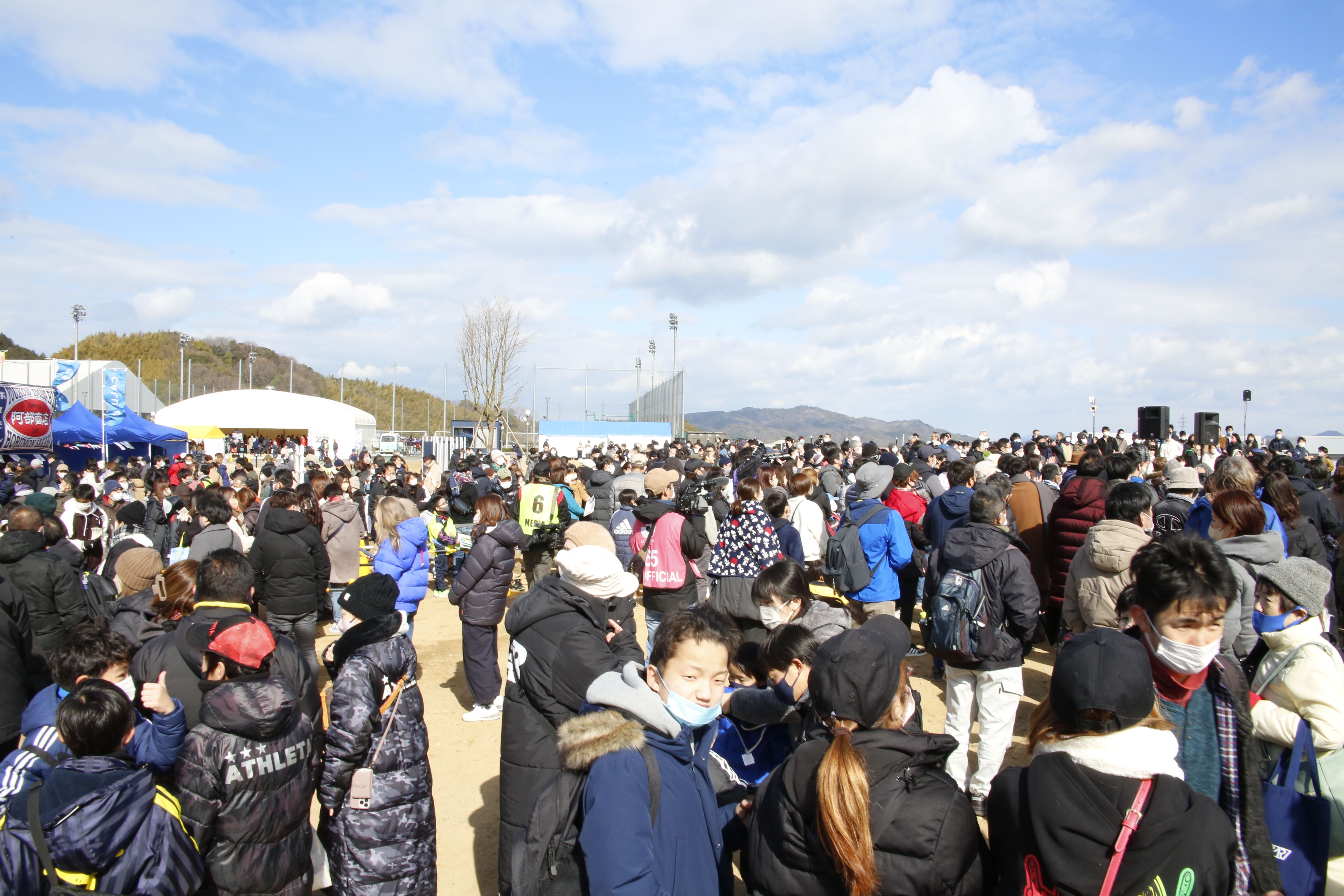 ピッチと客席の近さはまるで1mm!?